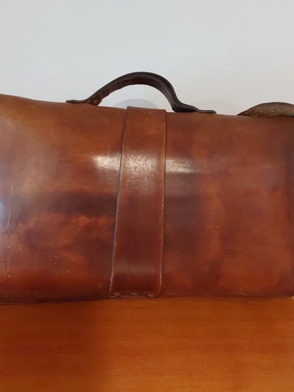 Vintage Rustic Leather Briefcase - Picture 4 of 11